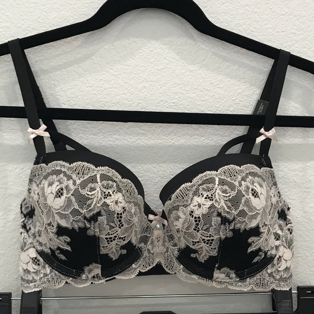 VS Light Pink Lace, Black Bra w/ silver stitching